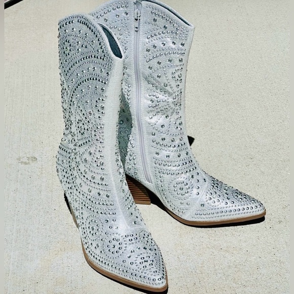 Silver Rhinestone Cowgirl Boots, 7.5 size - Picture 5 of 6